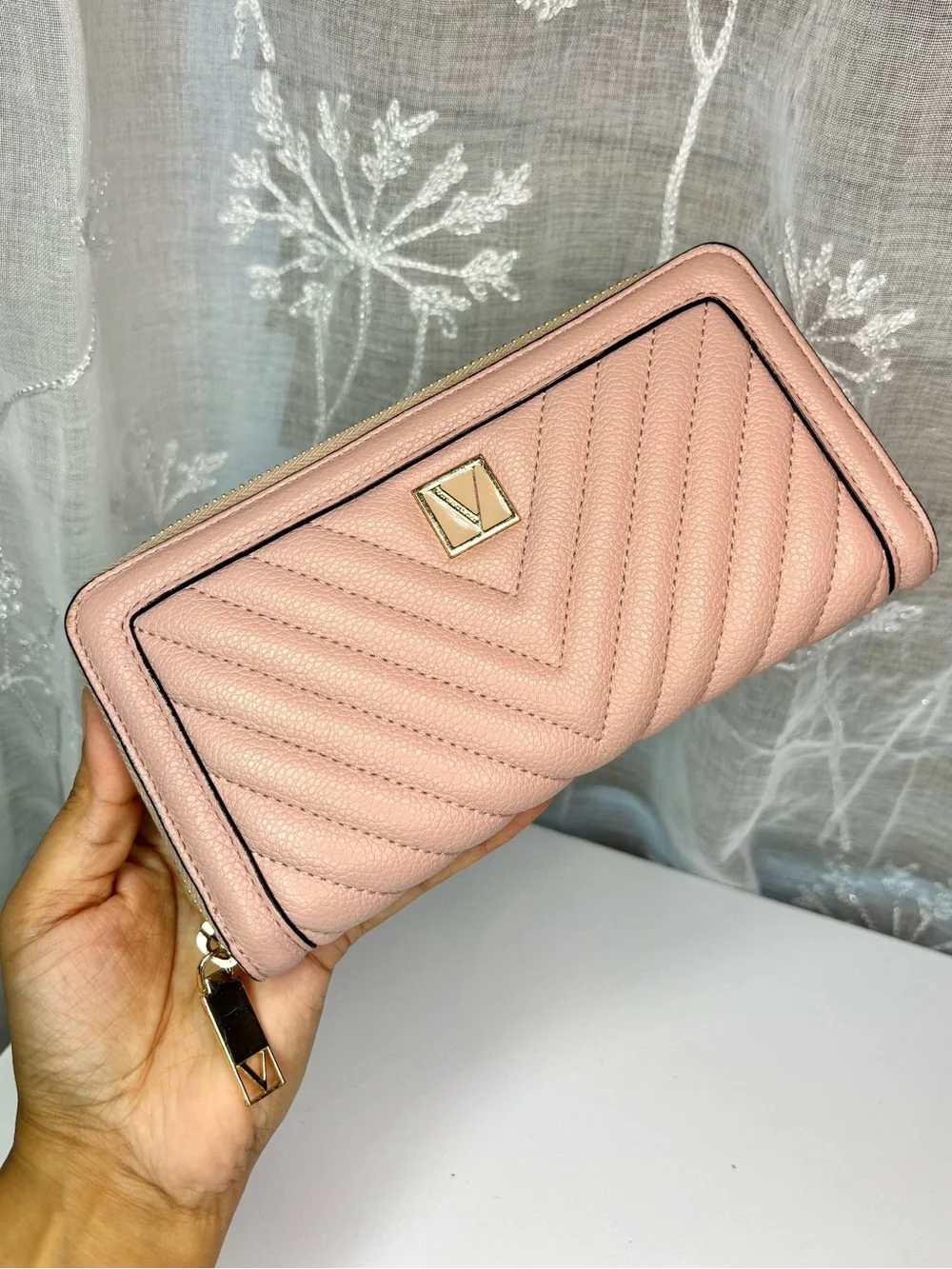 Victoria’s Secret Large Zip Around Wallet in Orchid Blush Gold Hardware - Picture 5 of 9